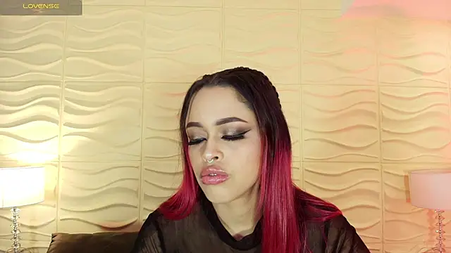 EvaaFoxxy1 online show from 11-05-25, 12:05