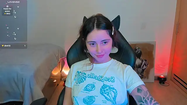 annie mora online show from 10-04-25, 02:53