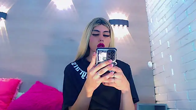 Daniela Pink  online show from 02-13-25, 12:13