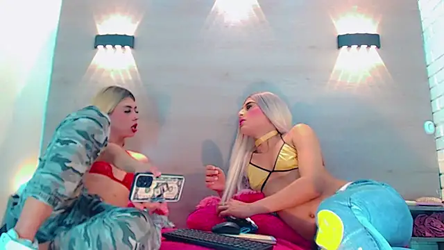 Daniela Pink  online show from 02-15-25, 11:47