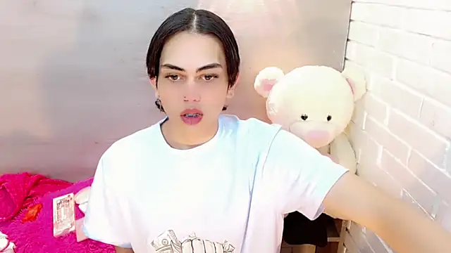 Daniela Pink  online show from 11-05-25, 07:36