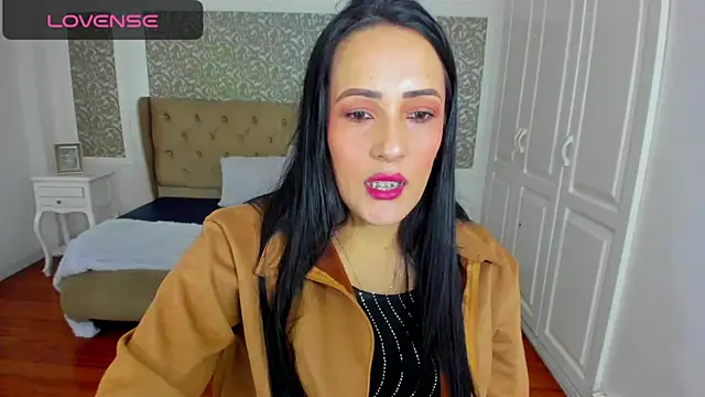 Snapshot of KimWessel_ chatting on 05-08-26, 07:19 KimWessel online show from 05-08-26, 07:19