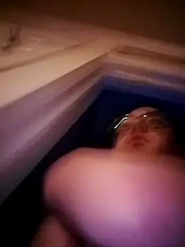 Snapshot of 420getsmehorny chatting on 12-04-24, 06:55 420getsmehorny online show from 12-04-24, 06:55