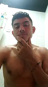 Snapshot of angel1728 chatting on 12-29-24, 02:31 angel1728 online show from 12-29-24, 02:31