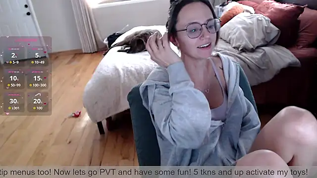 Snapshot of Plantbabeee chatting on 02-12-26, 06:03 Plantbabeee online show from 02-12-26, 06:03