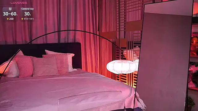 LunaNight online show from 01-13-26, 08:36