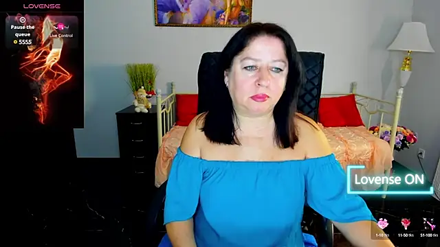 Julia Dean online show from 01-06-25, 11:40