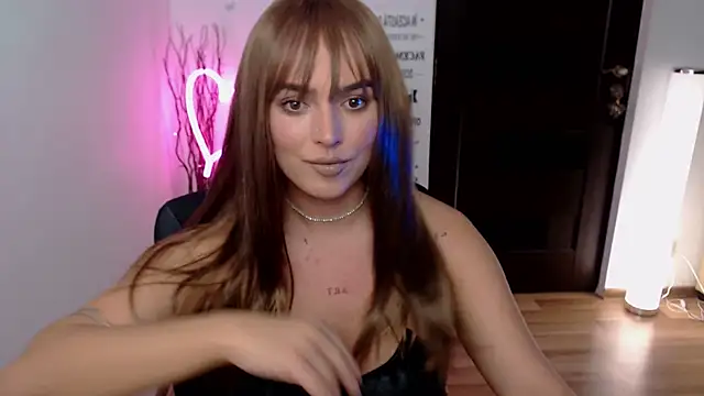 Snapshot of ChloeJewel1 chatting on 11-28-25, 12:41 ChloeJewel1 online show from 11-28-25, 12:41