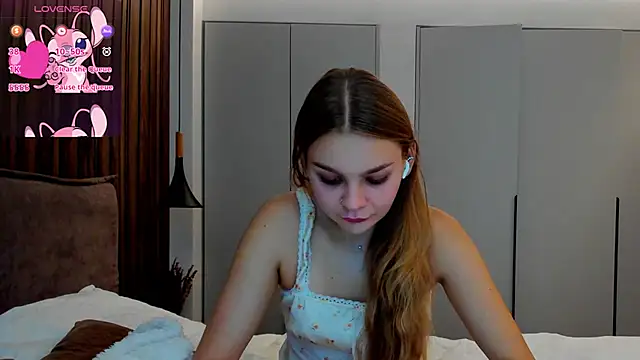 Molly sweetie online show from 10-30-25, 07:10