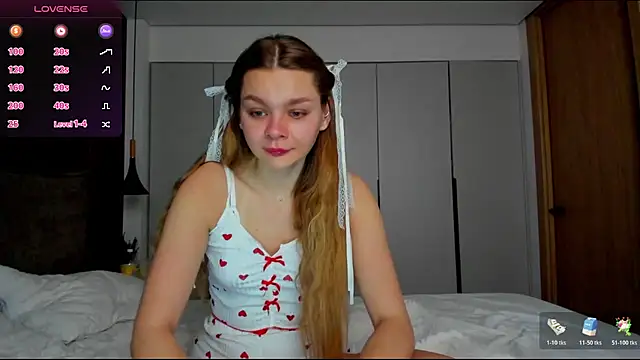 Snapshot of Molly_sweetie chatting on 02-22-26, 07:51 Molly sweetie online show from 02-22-26, 07:51