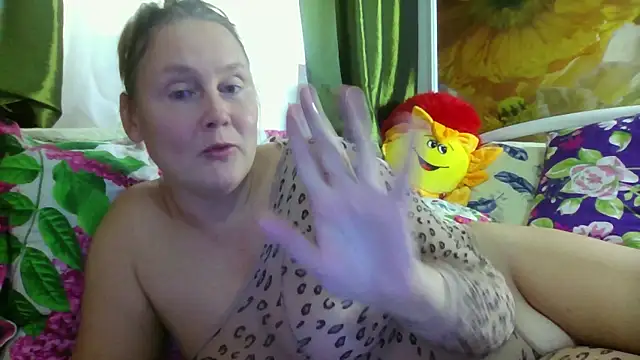 Snapshot of pussykroshka chatting on 10-08-25, 11:30 pussykroshka online show from 10-08-25, 11:30