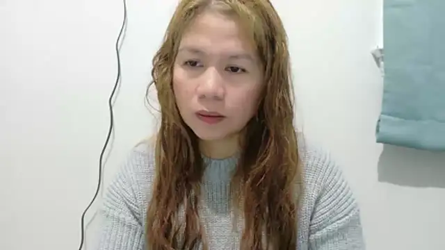Snapshot of XLennaMX chatting on 02-20-26, 09:48 XLennaMX online show from 02-20-26, 09:48