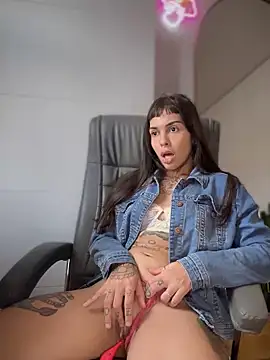 Snapshot of Nikatsu chatting on 01-16-25, 07:20 Nikatsu online show from 01-16-25, 07:20