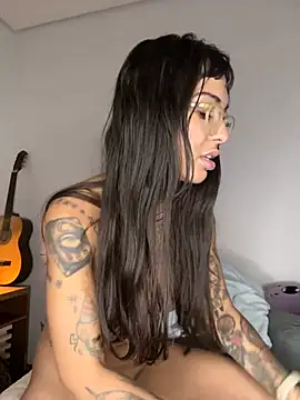 Snapshot of Nikatsu chatting on 02-03-25, 01:30 Nikatsu online show from 02-03-25, 01:30