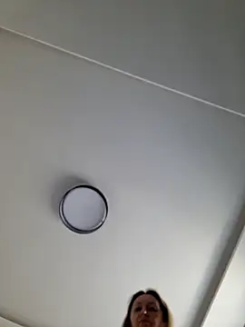 Miss    Mia  online show from 03-04-25, 08:02