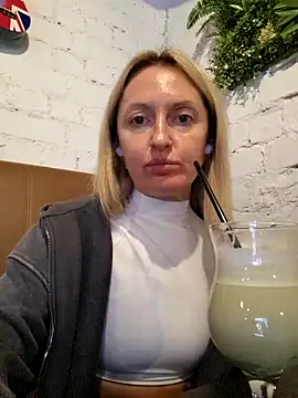 Miss    Mia  online show from 10-02-25, 09:27