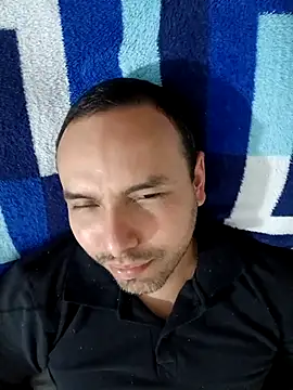 Snapshot of ElSunEagle chatting on 12-19-24, 05:07 ElSunEagle online show from 12-19-24, 05:07