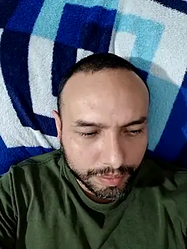 Snapshot of ElSunEagle chatting on 03-06-25, 05:03 ElSunEagle online show from 03-06-25, 05:03