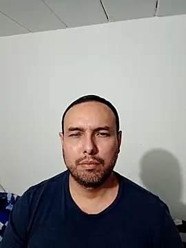 Snapshot of ElSunEagle chatting on 09-21-25, 04:14 ElSunEagle online show from 09-21-25, 04:14