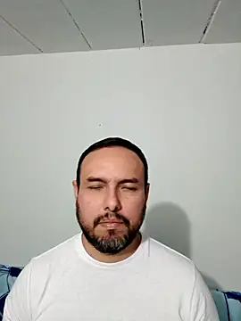 Snapshot of ElSunEagle chatting on 10-11-25, 03:50 ElSunEagle online show from 10-11-25, 03:50