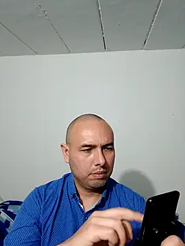 Snapshot of ElSunEagle chatting on 11-03-25, 04:14 ElSunEagle online show from 11-03-25, 04:14