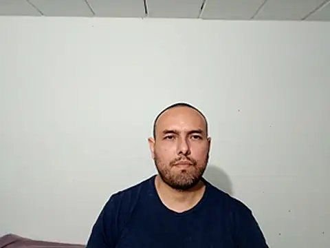 Snapshot of ElSunEagle chatting on 11-15-25, 05:05 ElSunEagle online show from 11-15-25, 05:05