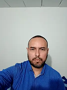 Snapshot of ElSunEagle chatting on 11-24-25, 04:56 ElSunEagle online show from 11-24-25, 04:56