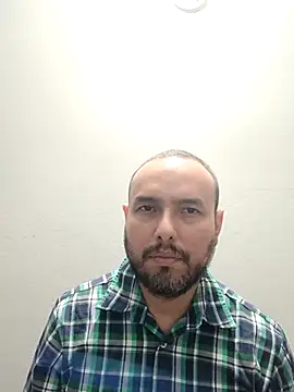 Snapshot of ElSunEagle chatting on 12-01-25, 04:50 ElSunEagle online show from 12-01-25, 04:50