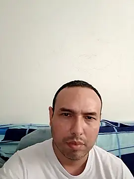 Snapshot of ElSunEagle chatting on 12-16-25, 03:06 ElSunEagle online show from 12-16-25, 03:06