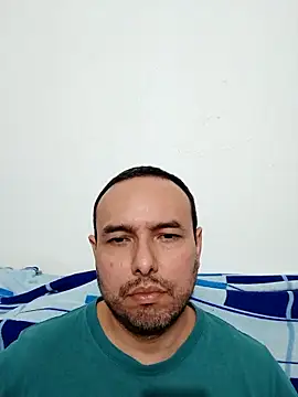 Snapshot of ElSunEagle chatting on 12-21-25, 09:22 ElSunEagle online show from 12-21-25, 09:22