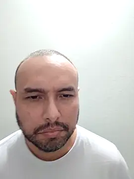 Snapshot of ElSunEagle chatting on 02-21-26, 01:28 ElSunEagle online show from 02-21-26, 01:28