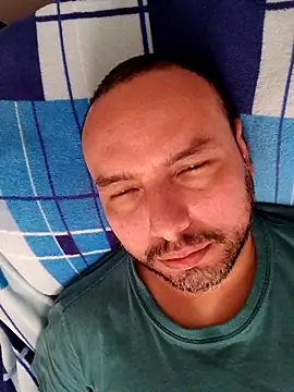 Snapshot of ElSunEagle chatting on 02-23-26, 04:59 ElSunEagle online show from 02-23-26, 04:59