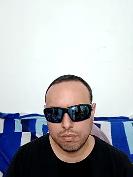 Snapshot of ElSunEagle chatting on 03-14-26, 02:06 ElSunEagle online show from 03-14-26, 02:06