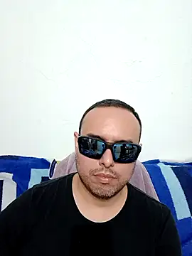 Snapshot of ElSunEagle chatting on 03-15-26, 01:55 ElSunEagle online show from 03-15-26, 01:55