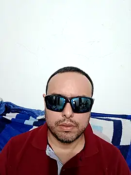 Snapshot of ElSunEagle chatting on 03-19-26, 01:53 ElSunEagle online show from 03-19-26, 01:53