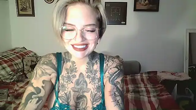 Rubyrichhxo online show from 12-22-24, 08:47