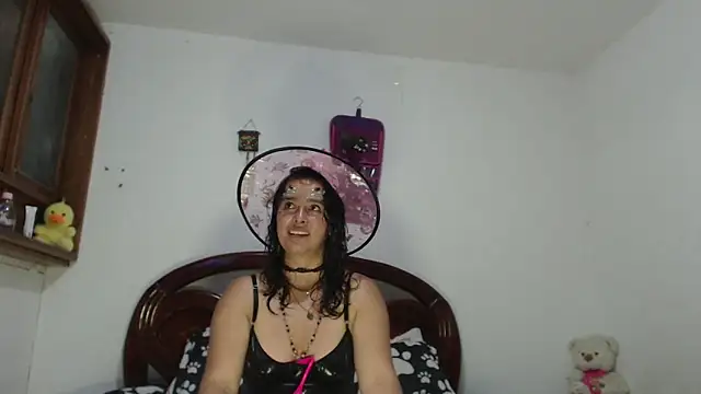 Snapshot of MagicStephany_ chatting on 10-03-25, 02:58 MagicStephany online show from 10-03-25, 02:58