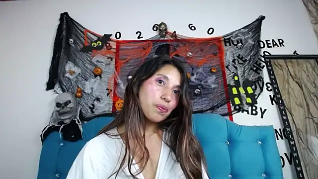 sweet skylove  online show from 10-11-25, 04:27