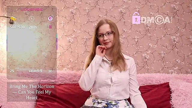 Snapshot of steffania- chatting on 10-19-25, 01:23 steffania- online show from 10-19-25, 01:23