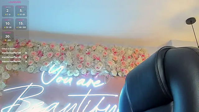 Snapshot of CorinneRusso chatting on 02-09-25, 10:20 CorinneRusso online show from 02-09-25, 10:20