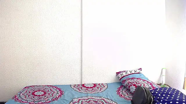 Snapshot of _joanne_and_oliver_ chatting on 11-13-25, 05:45 joanne and oliver online show from 11-13-25, 05:45