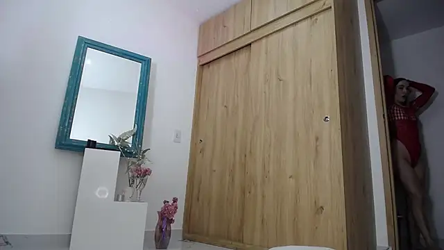  Lalaa online show from 12-21-24, 11:56