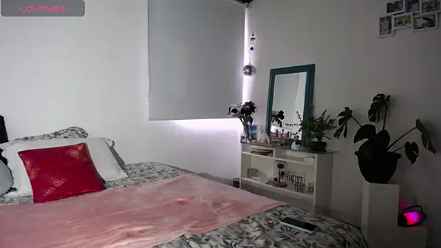  Lalaa online show from 10-28-25, 09:50