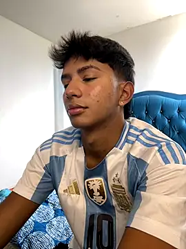 Leonarrrd 01 online show from 10-02-25, 08:16