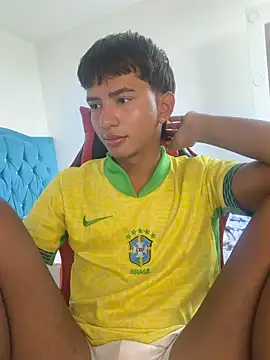 Snapshot of Leonarrrd_01 chatting on 12-16-25, 08:14 Leonarrrd 01 online show from 12-16-25, 08:14