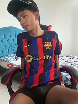 Snapshot of Leonarrrd_01 chatting on 12-19-25, 09:55 Leonarrrd 01 online show from 12-19-25, 09:55