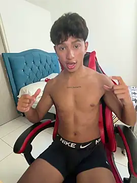 Snapshot of Leonarrrd_01 chatting on 02-26-26, 09:47 Leonarrrd 01 online show from 02-26-26, 09:47