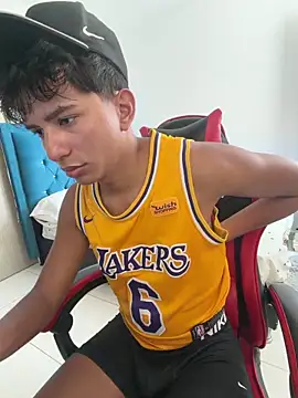 Snapshot of Leonarrrd_01 chatting on 03-03-26, 07:31 Leonarrrd 01 online show from 03-03-26, 07:31