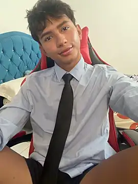 Snapshot of Leonarrrd_01 chatting on 03-05-26, 08:49 Leonarrrd 01 online show from 03-05-26, 08:49