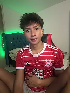 Snapshot of Leonarrrd_01 chatting on 03-09-26, 11:42 Leonarrrd 01 online show from 03-09-26, 11:42